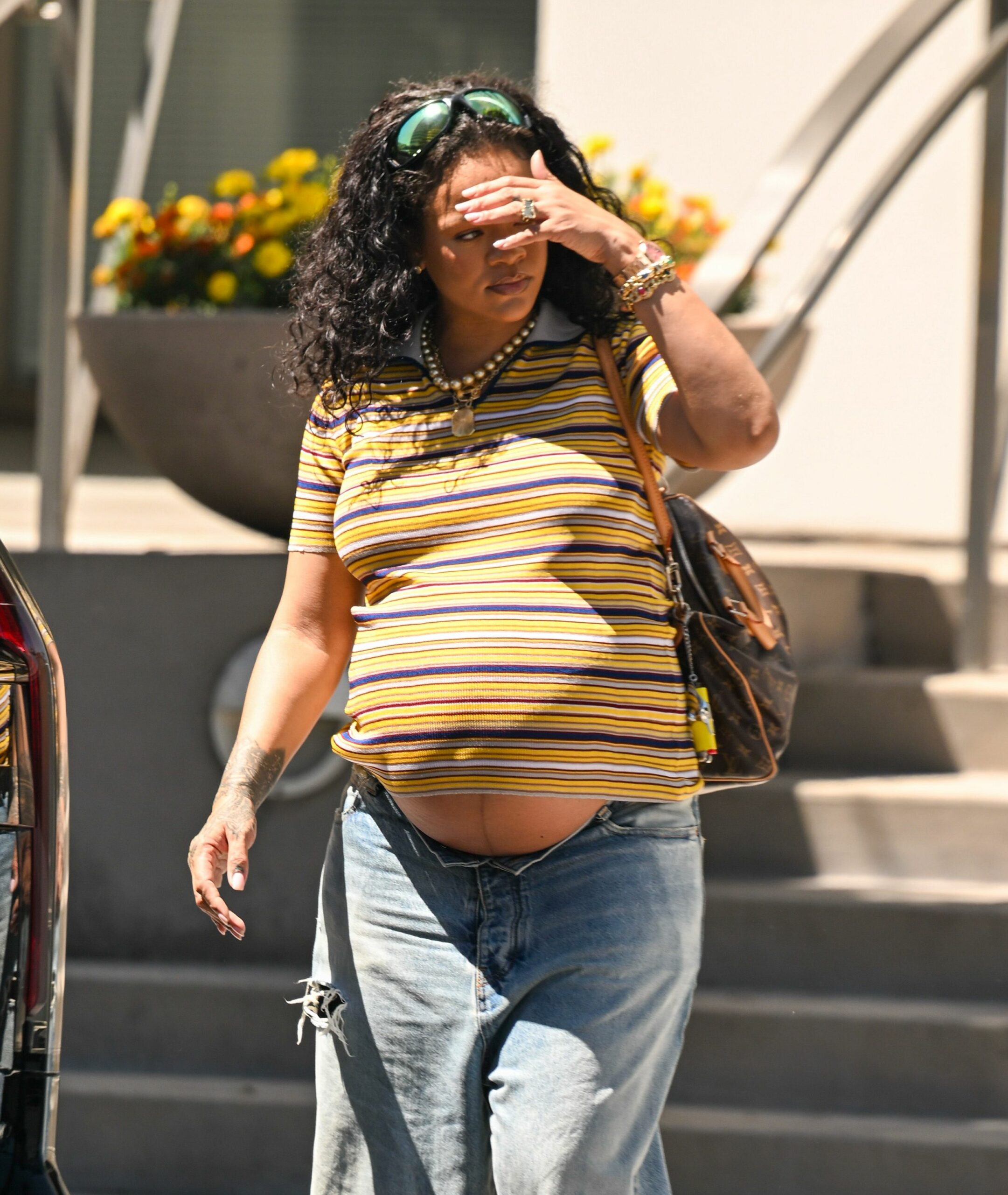 Rihanna’s Secret to Effortless Pregnancy Style? These Game-Changing Pumps You Need to Know About!