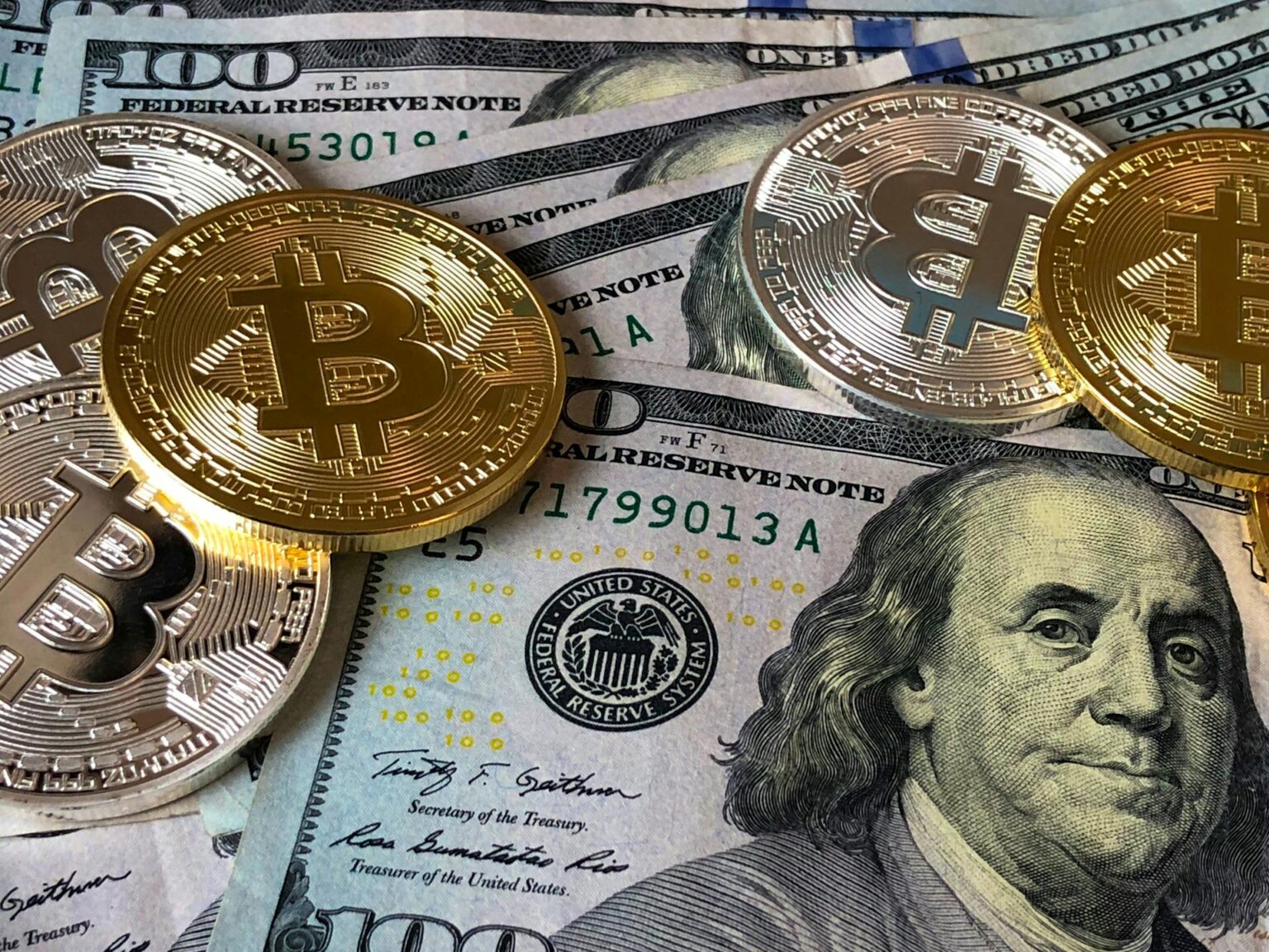 The Cash Crunch Survival Playbook: How Small Businesses Can Outsmart Financial Crisis and Come Out Thriving