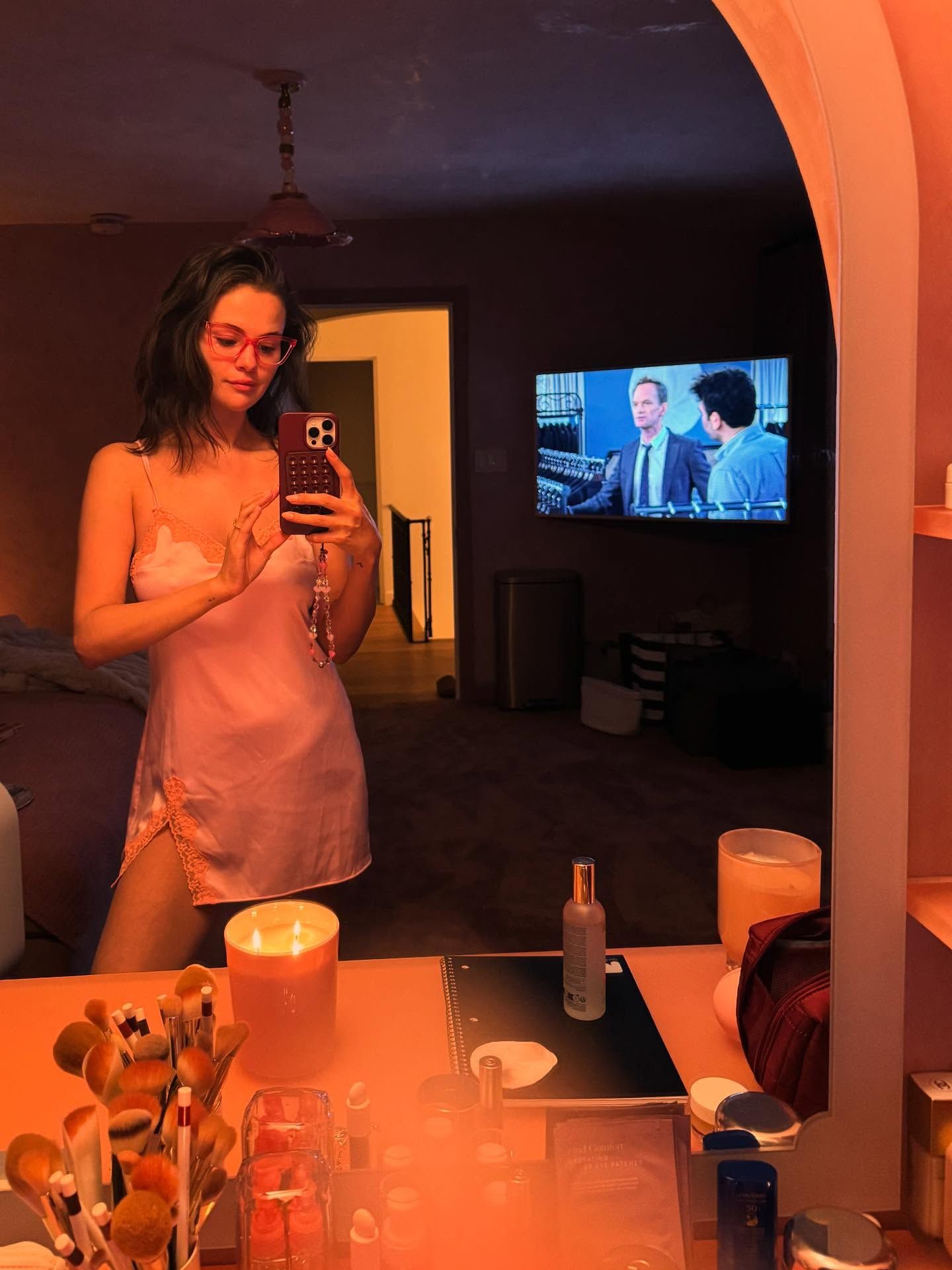 Selena Gomez Redefines Night-In Style: The Unexpected Glam Hacks That’ll Elevate Your At-Home Routine