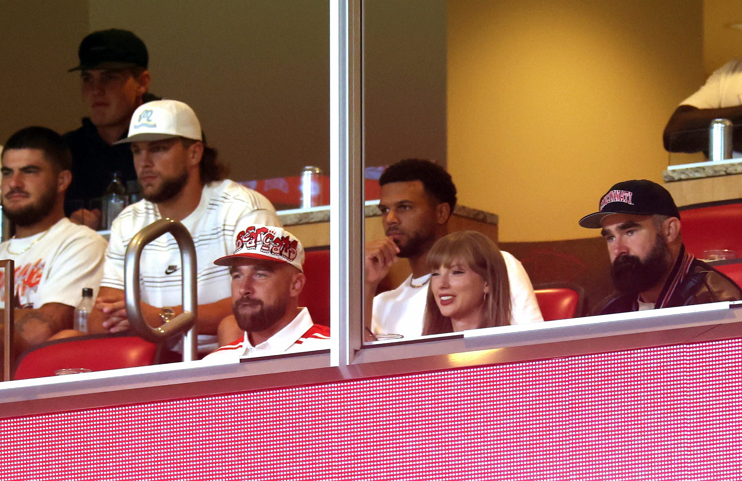 Taylor Swift and Travis Kelce’s First Public Outing Since Engagement Sparks Wild Speculation—What Were They Hiding?