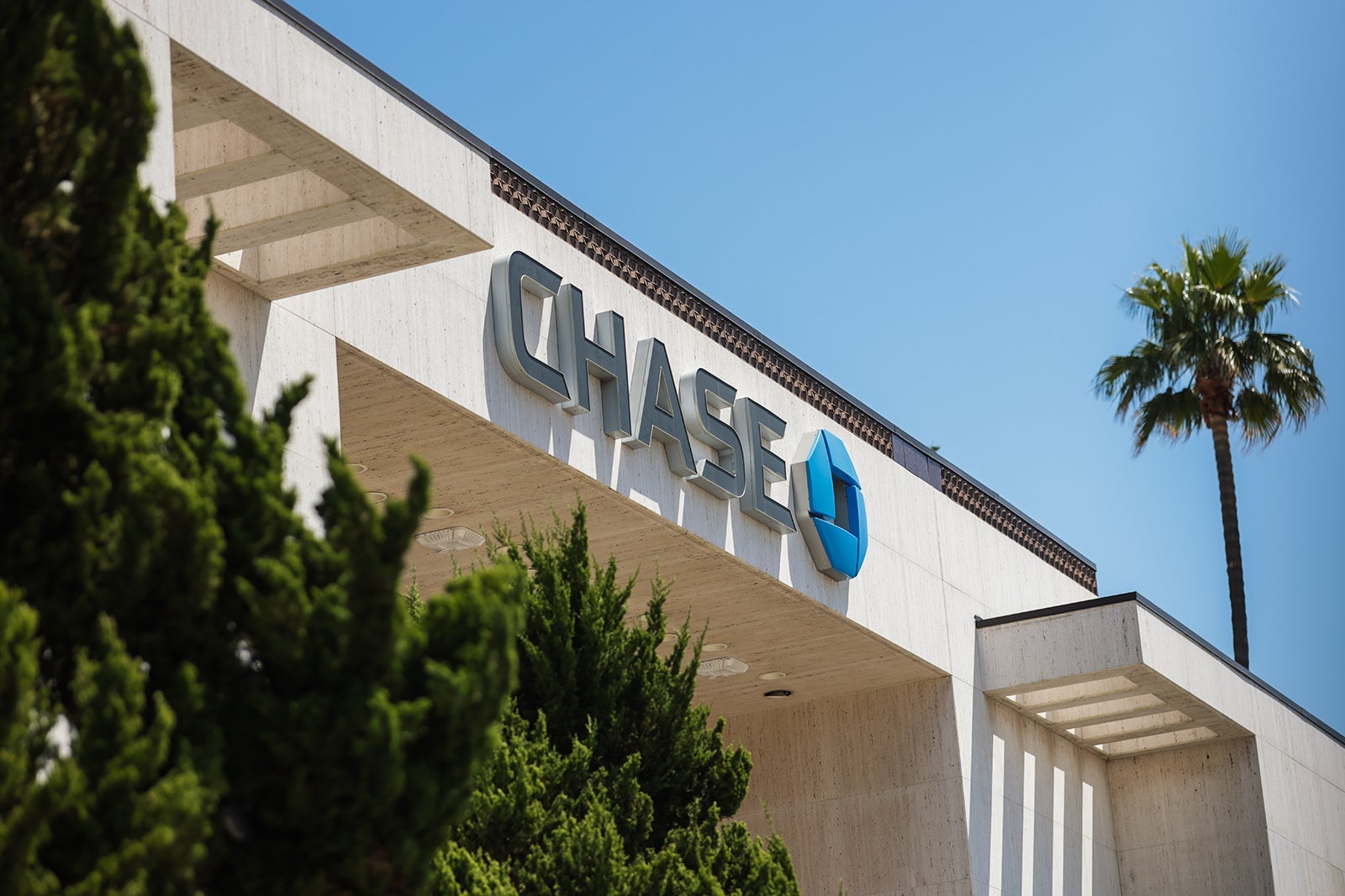 The Chase 5/24 Rule: The Secret Gatekeeper Blocking Your Next Credit Card Win—And How to Outsmart It Today