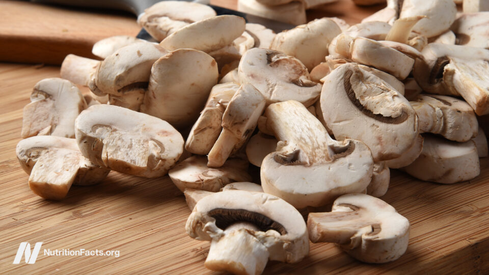 The Shocking Truth About Eating Raw Mushrooms: What You Need to Know Before Your Next Bite!