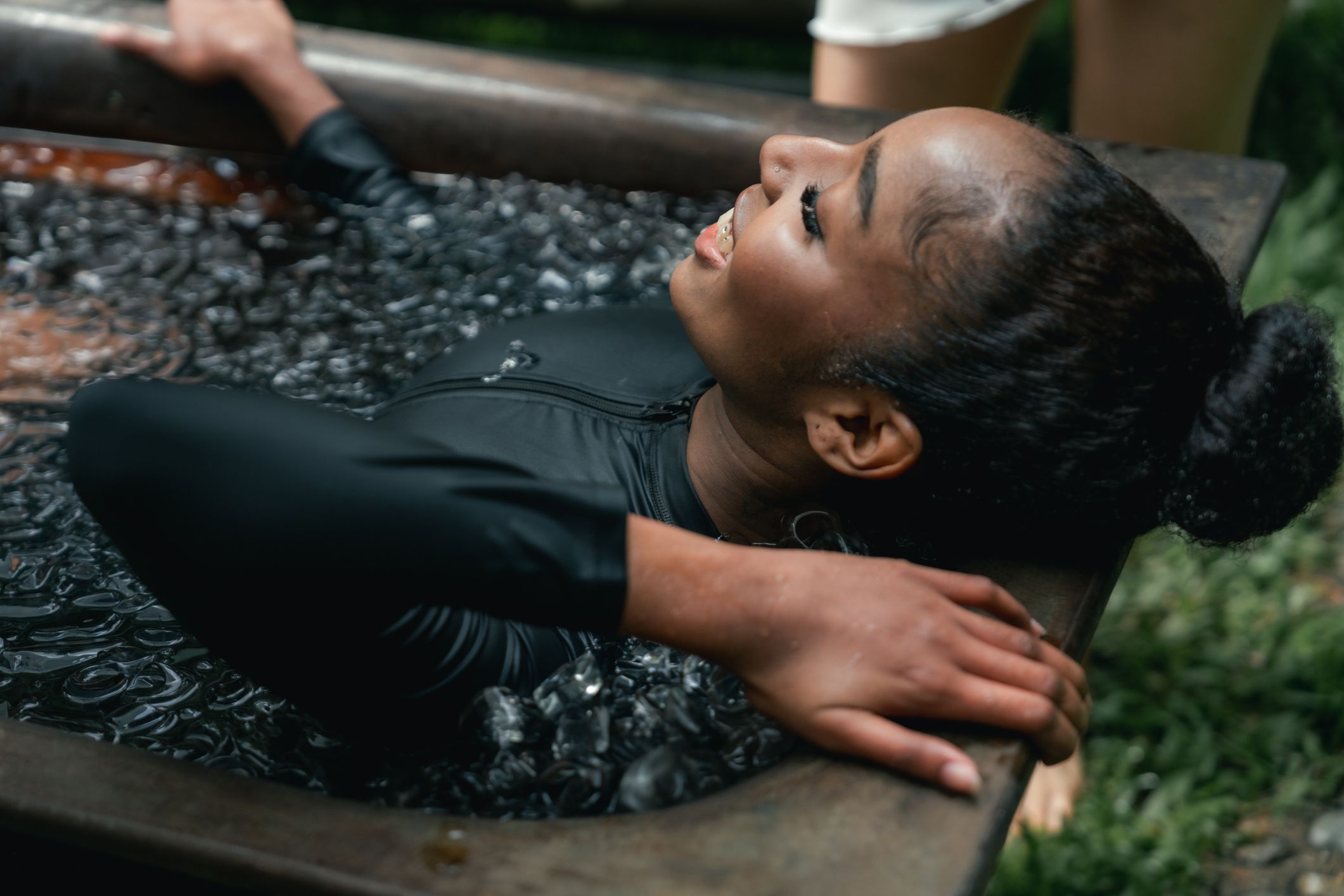Cold Plunging for Women: Miracle Hack or Risky Trend? What Nobody’s Telling You!