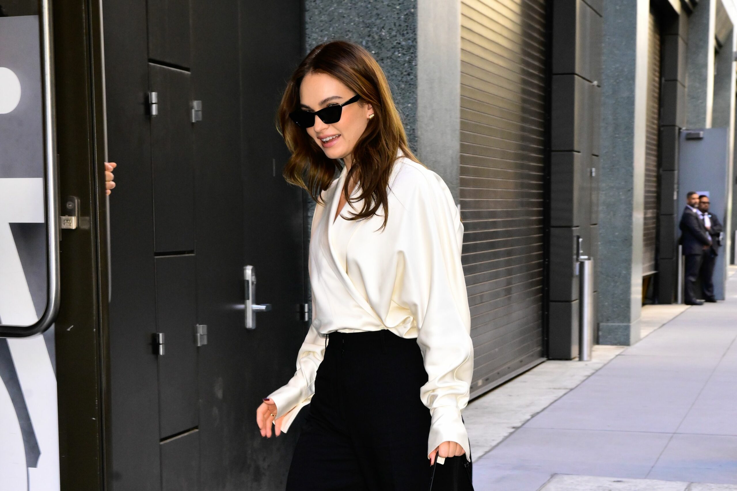 How Lily James’s Power Suit and Killer Heels Are Revolutionizing Confidence—And What You Can Learn to Own Your Day Like Her