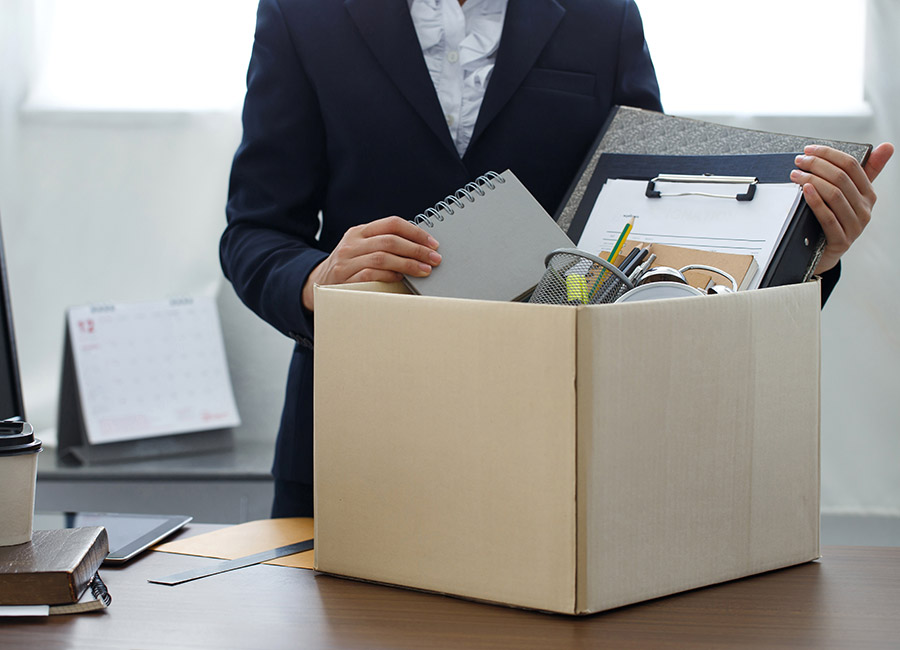 The Silent Crisis: 5 Financial Moves You Must Make NOW Before a Layoff Strikes Your Doorstep