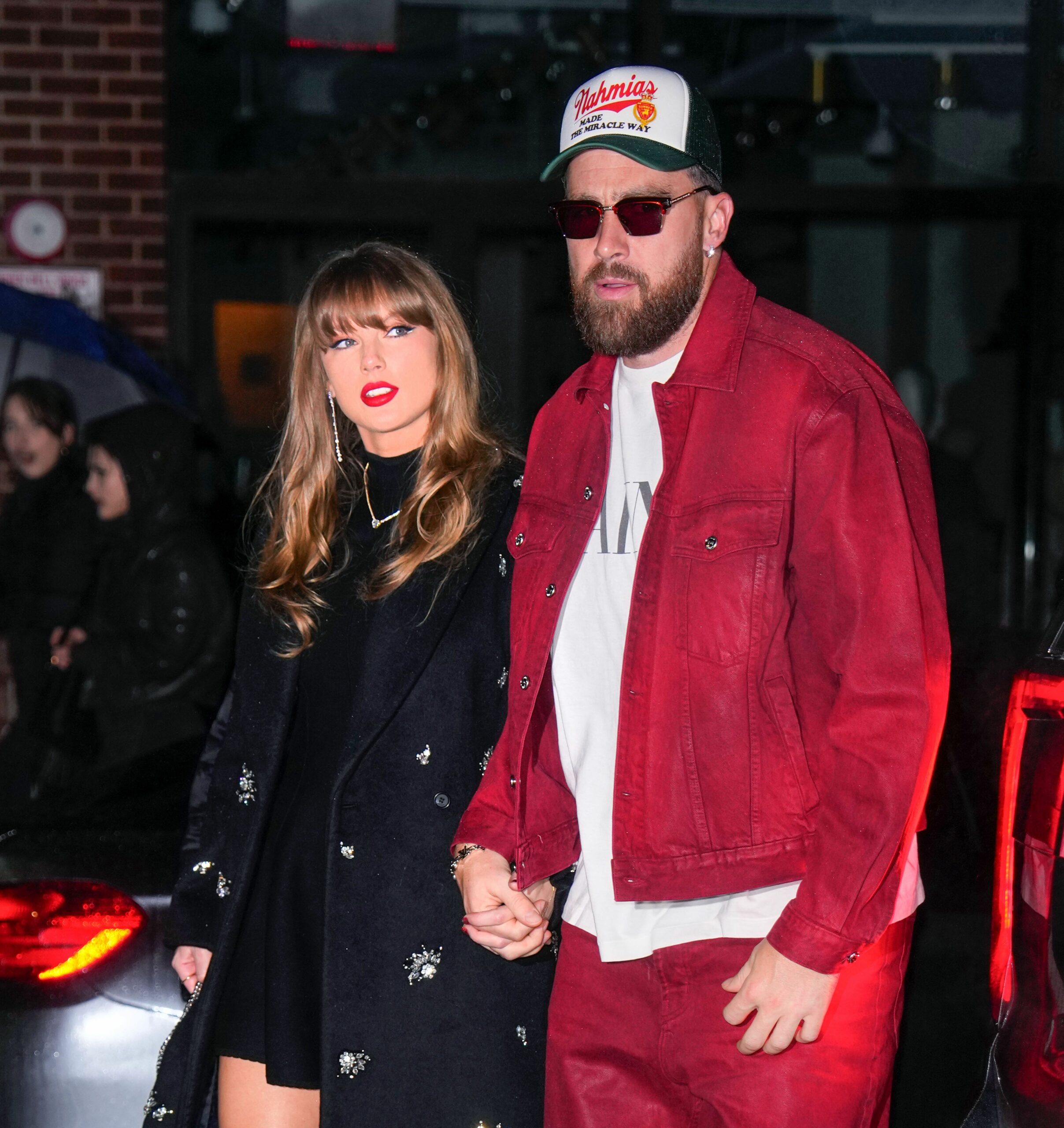 The Unexpected Reason Travis Kelce Was a No-Show at Selena Gomez and Benny Blanco’s Star-Studded Wedding Revealed!