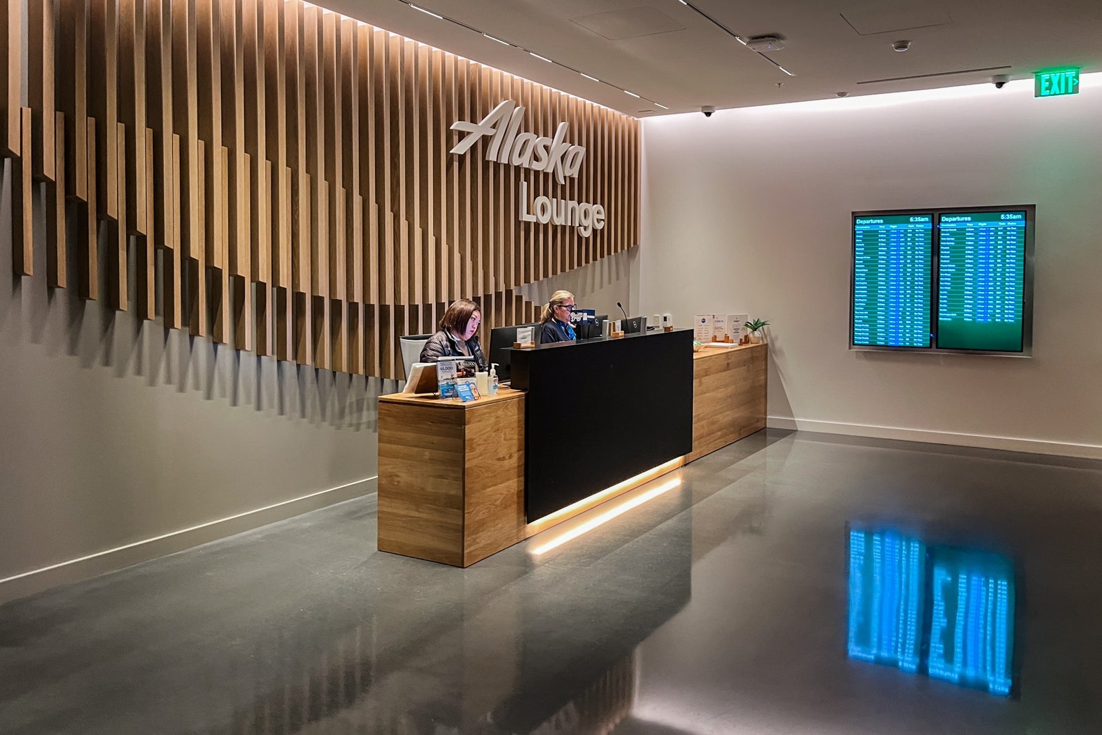 Unlock the Hidden Perks of Alaska Airlines Lounges: The Secret VIP Access You Didn’t Know You Had