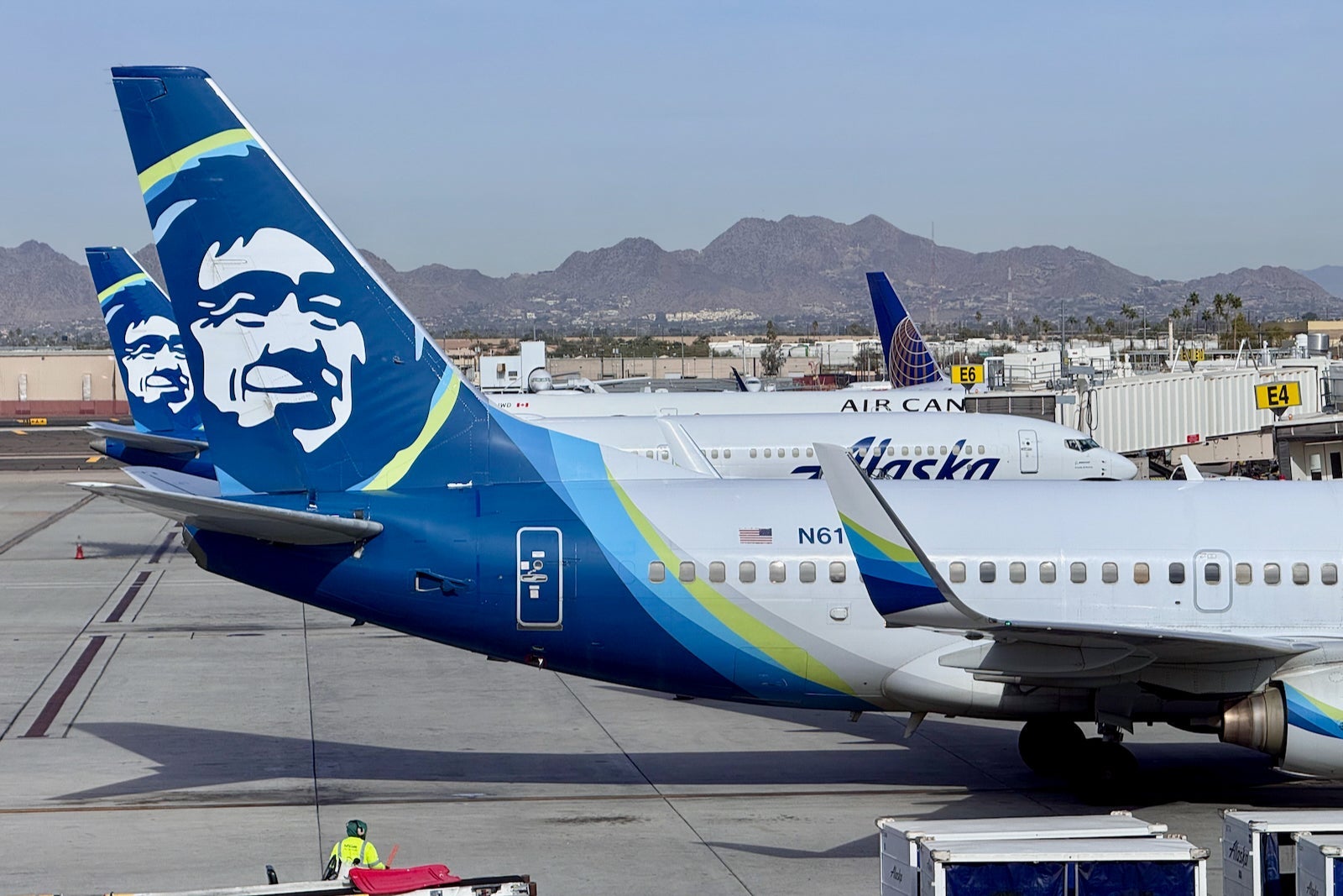 Alaska Airlines Shakes Up West Coast Travel: Which 7 Routes Are Disappearing from San Francisco and LA?