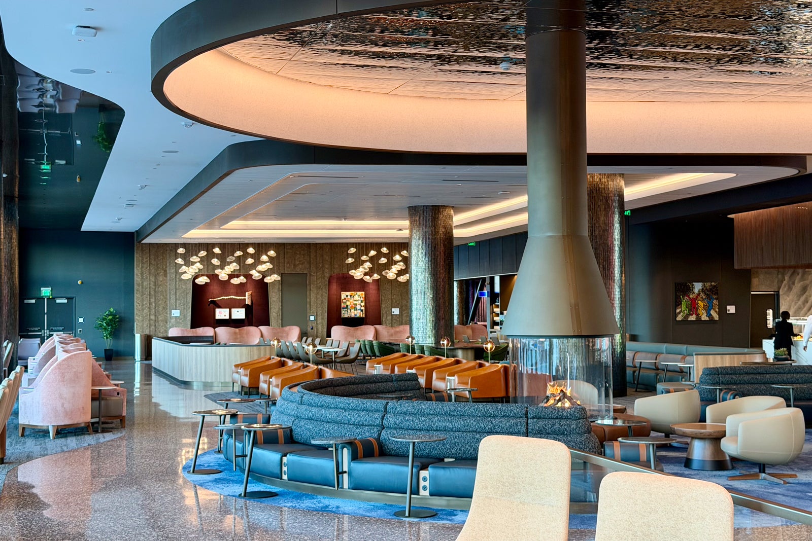 Delta’s Jaw-Dropping New 34,000-Sq-Ft Sky Club in Salt Lake City Redefines Airport Luxury — And You Won’t Believe What’s Inside!