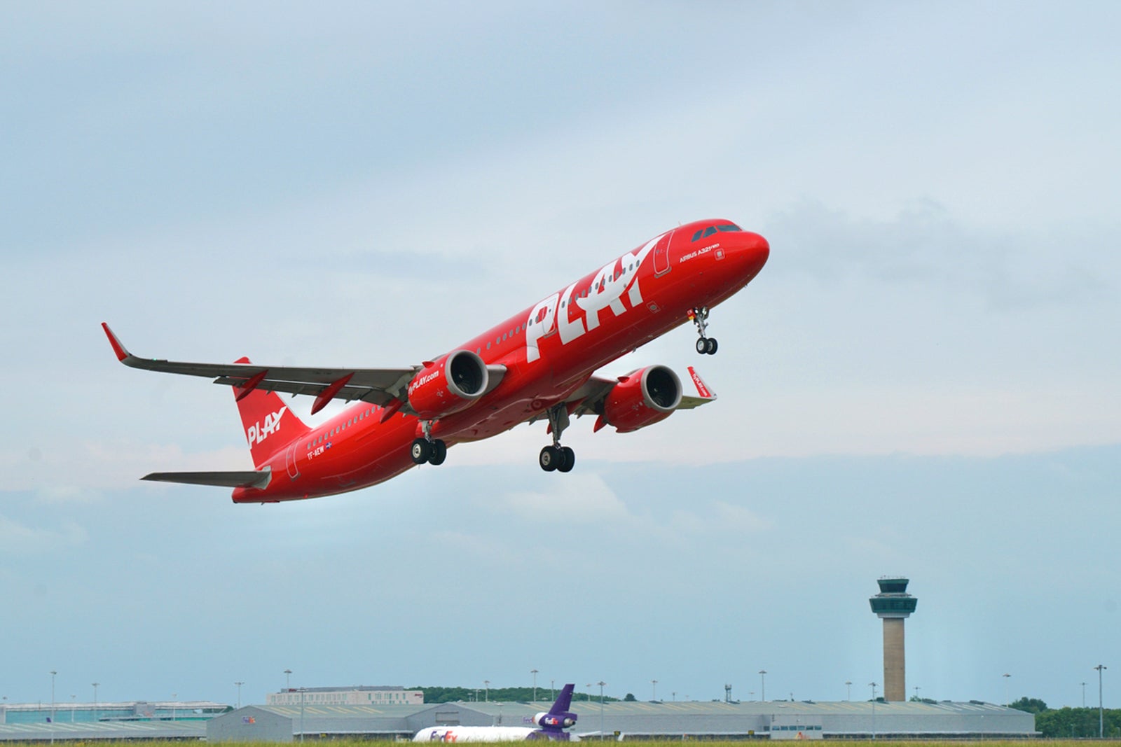 Iceland’s Play Airlines Collapses Overnight: What This Sudden Shutdown Means for Travelers and the Aviation Industry