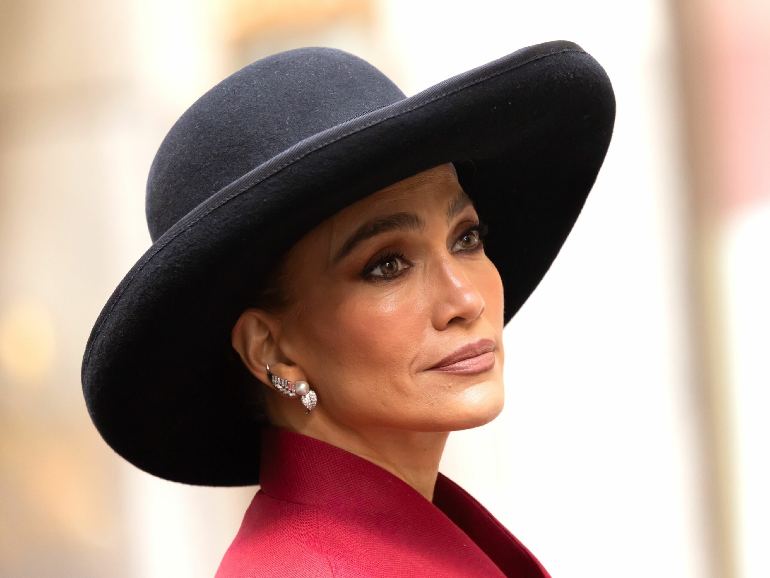 Jennifer Lopez’s Power Red Suit on The Last Mrs. Parrish Set Sparks Bold New Fashion and Fierce Business Vibes—Find Out Why It’s Turning Heads!