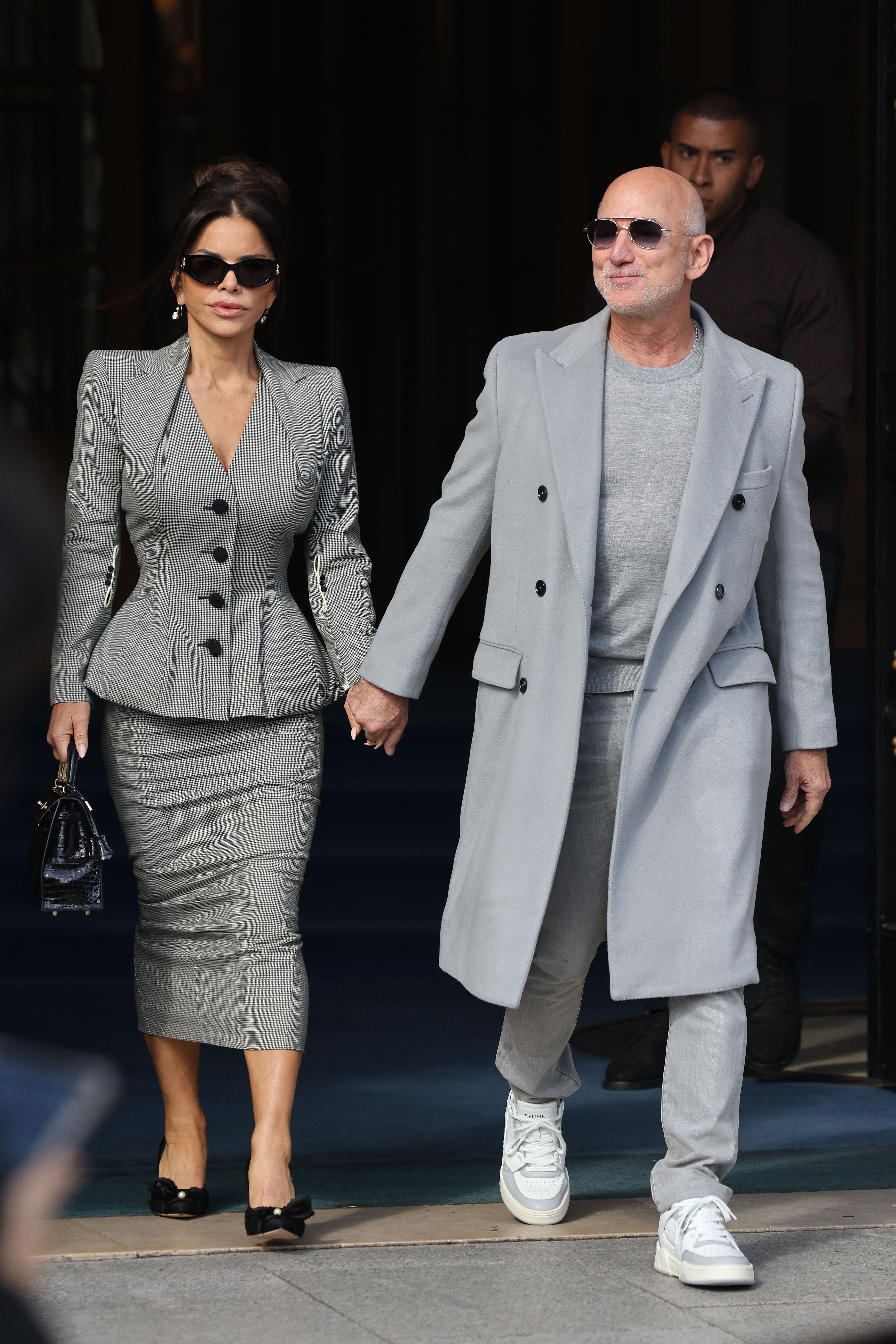 Lauren Sánchez and Jeff Bezos Stun Paris Fashion Week with Secretly Coordinated Gray Looks—What’s Behind Their Bold Style Move?