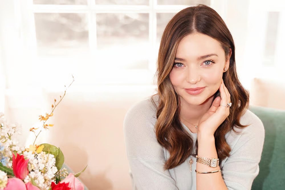 Miranda Kerr’s 4:30pm Dinner Trick Is Shocking Experts – Here’s Why It Could Totally Transform Your Health!
