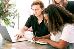 The Untold Secret Why Top Entrepreneurs Are Racing to Outsource Their Online Marketing (And What It Means for Your Business)