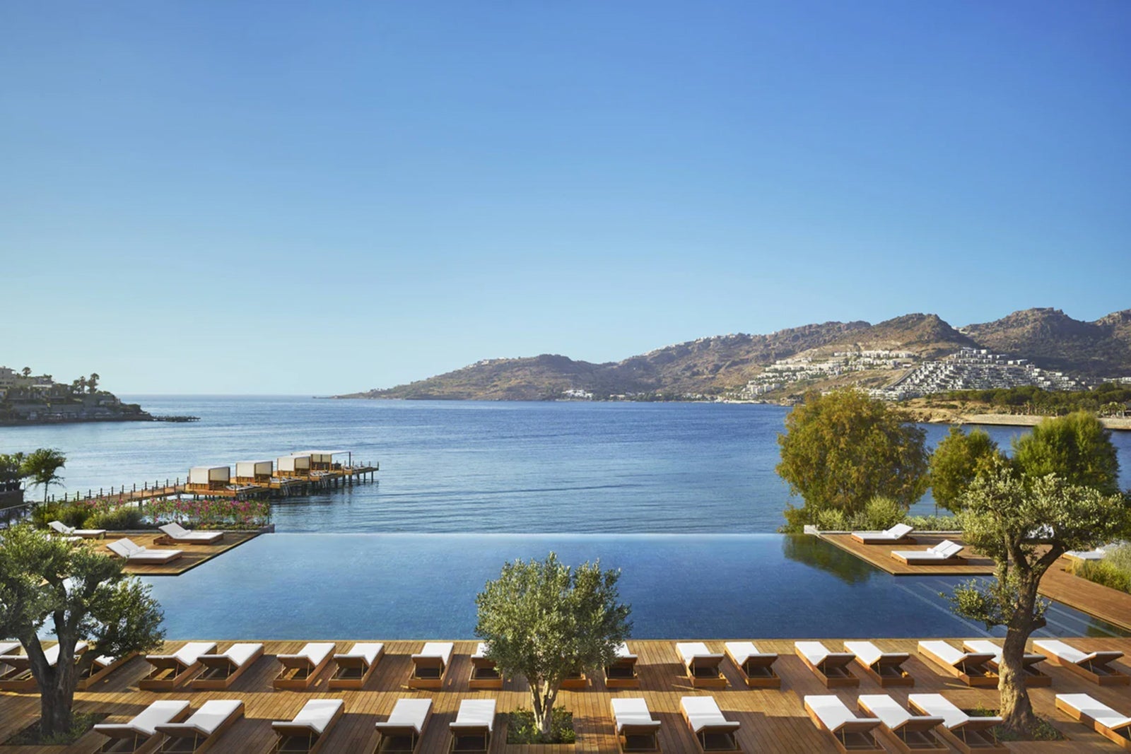 Unlock Hidden Hotel Credits with Amex Platinum: The Game-Changing Benefits You’re Missing Out On