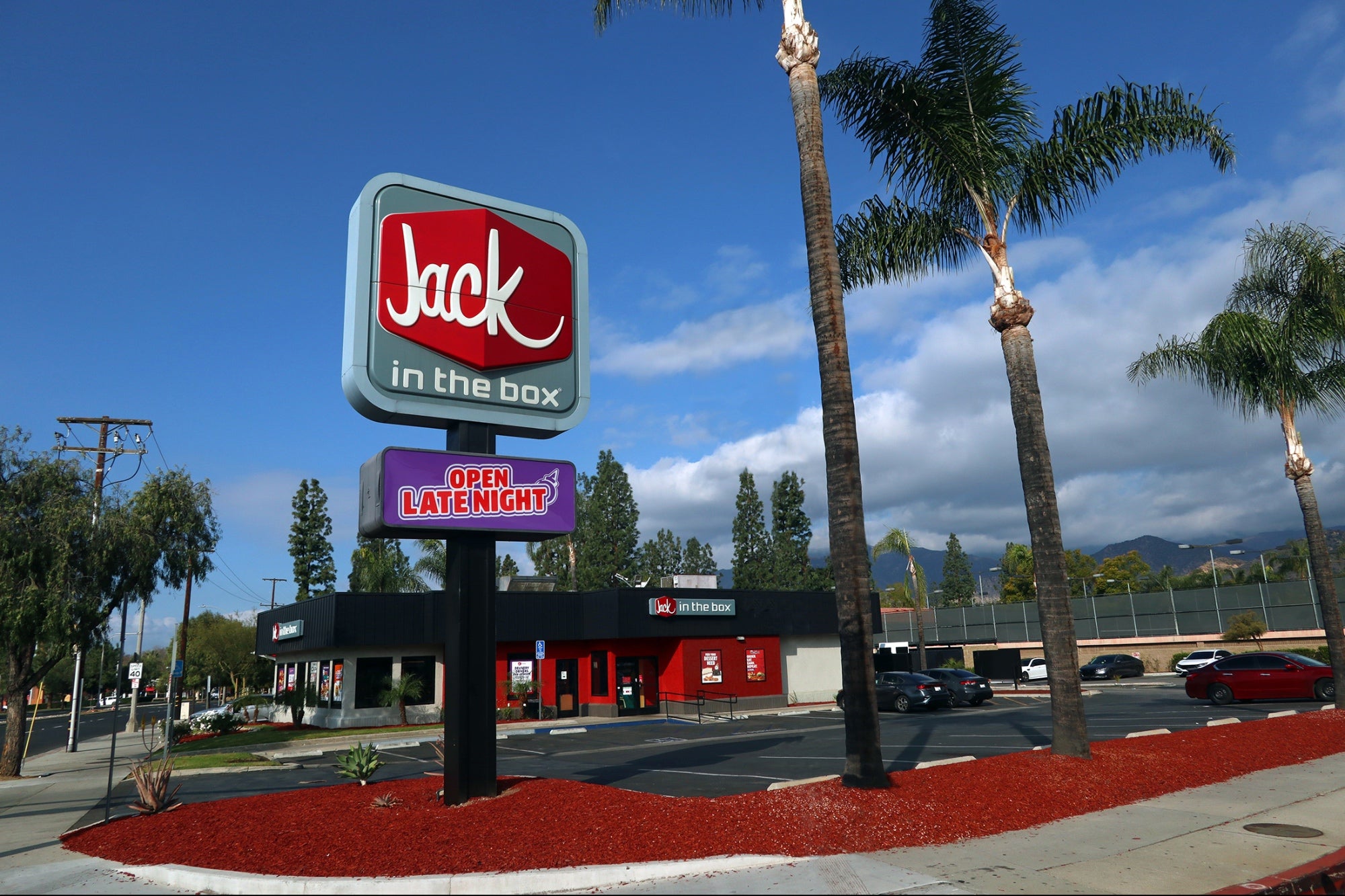Why Did This Restaurant Giant Just Walk Away from Its Most Profitable Brand? The Truth Will Shock You.