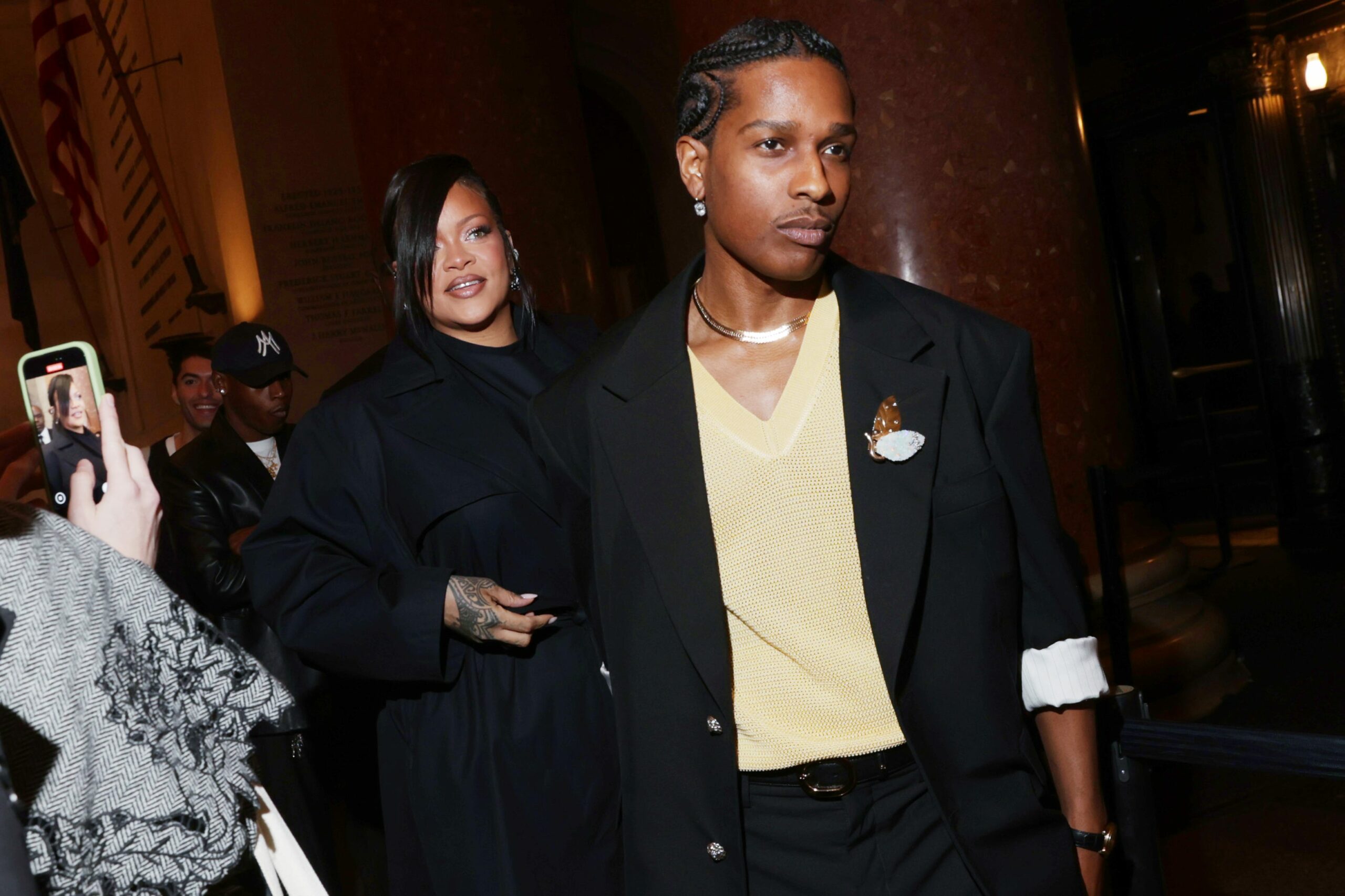 A$AP Rocky’s Unexpected Rihanna Tribute Sparks Major Buzz at Fashion Awards – What Did He Reveal?