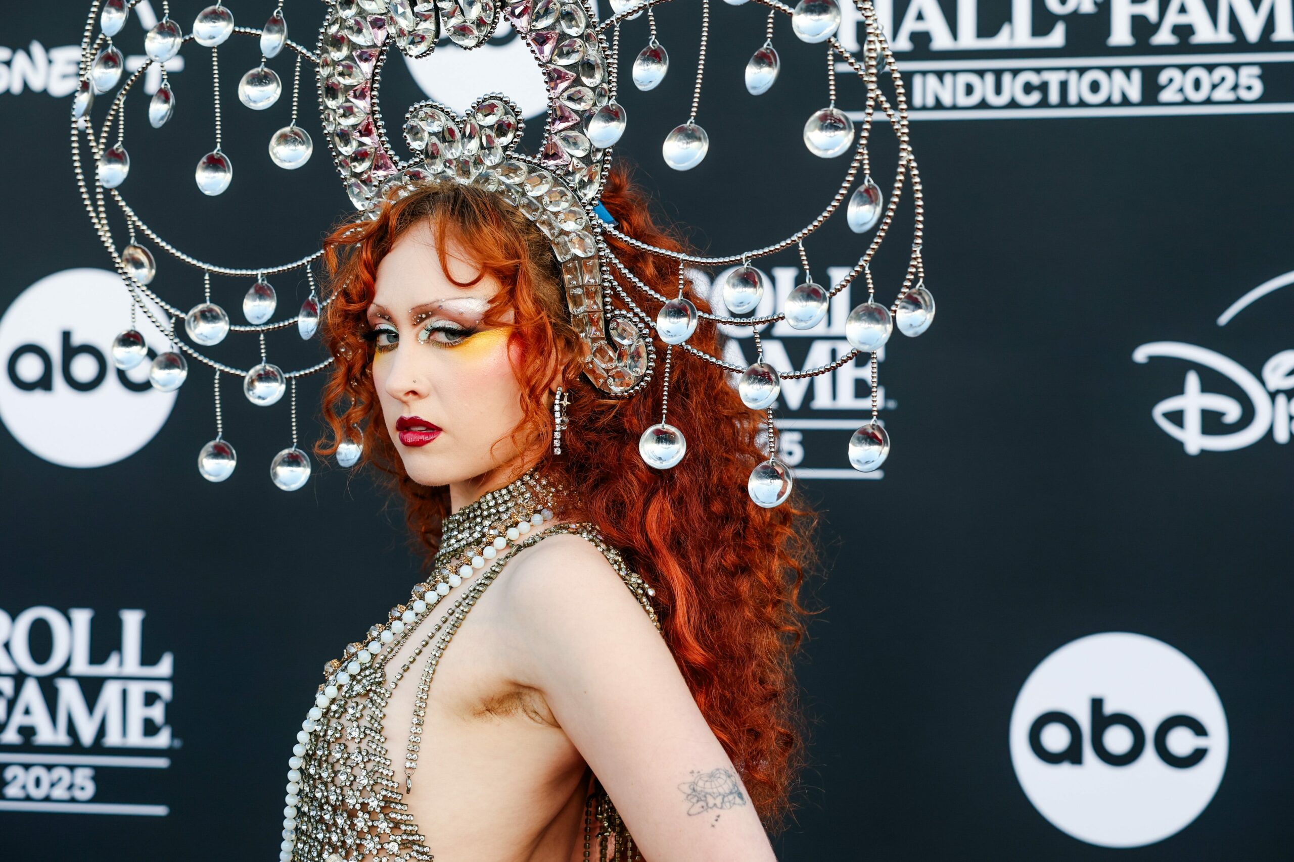 How Chappell Roan’s Cyndi Lauper-Inspired Look Is Shaking Up the Fashion World Faster Than Any Workout Routine You’ve Tried