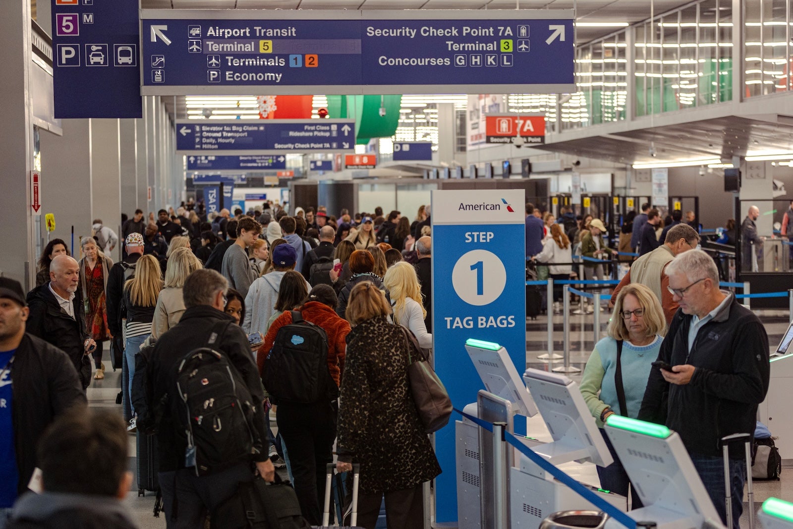 Thanksgiving Travel Chaos Looms: Will Flight Cuts and Shutdown Turn Your Holiday Into a Nightmare?