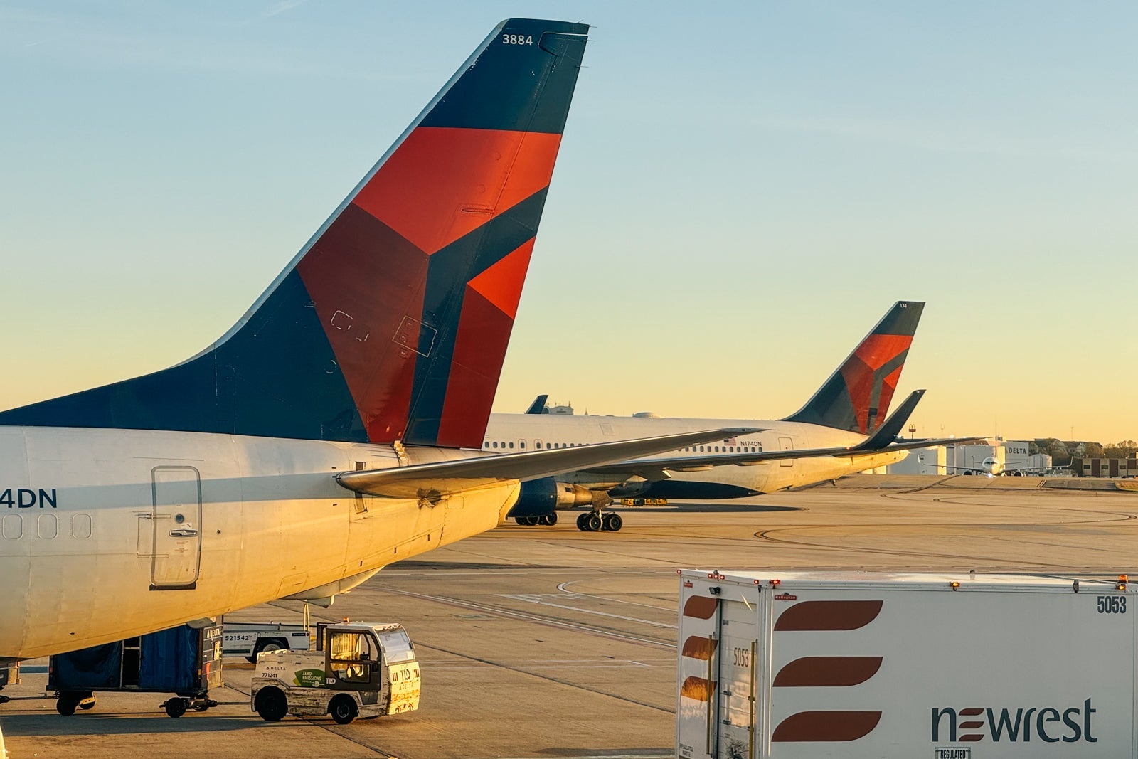 Delta Platinum vs. Delta Reserve: Which Card Unleashes the Hidden Perks Every Frequent Flyer Overlooks?