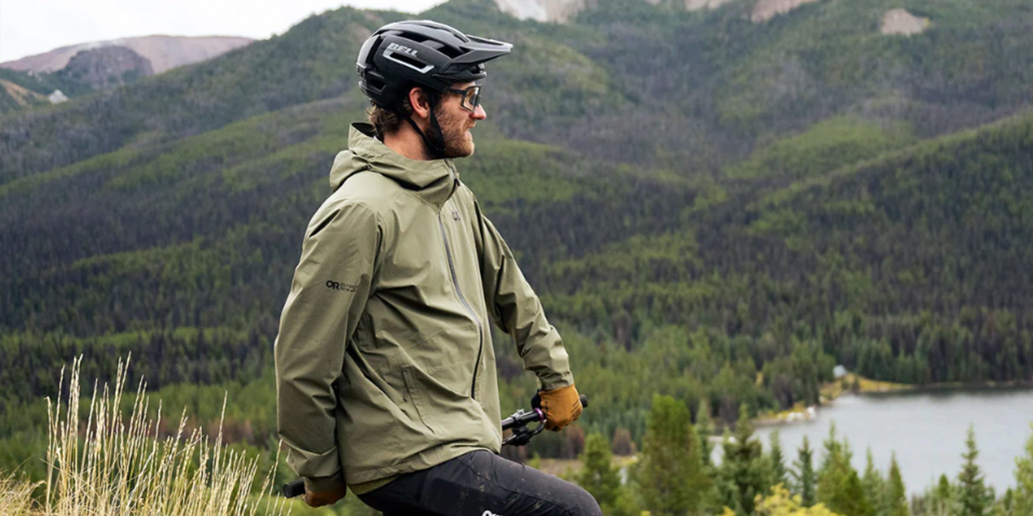 Discover the 11 Surprisingly Lightweight Rain Jackets That Will Keep You Bone-Dry—No Matter the Storm!