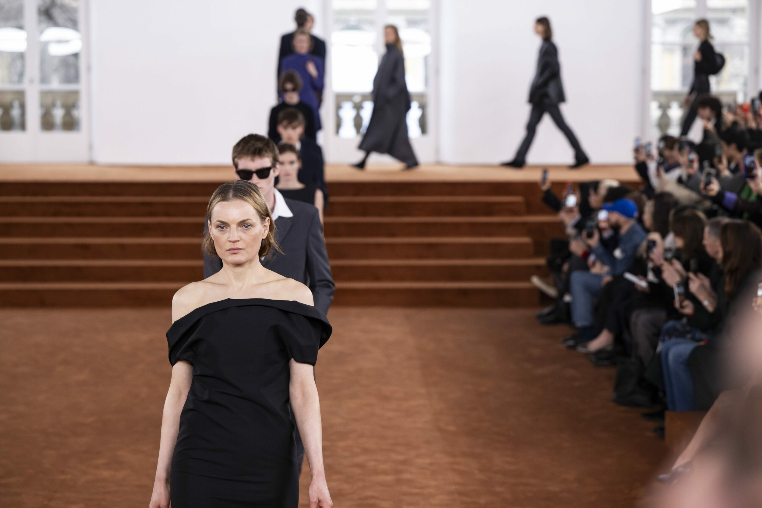 How Guinevere Van Seenus Channels '90s Power Moves to Dominate Today’s Fashion Game—The Untold Secret You Can’t Miss!