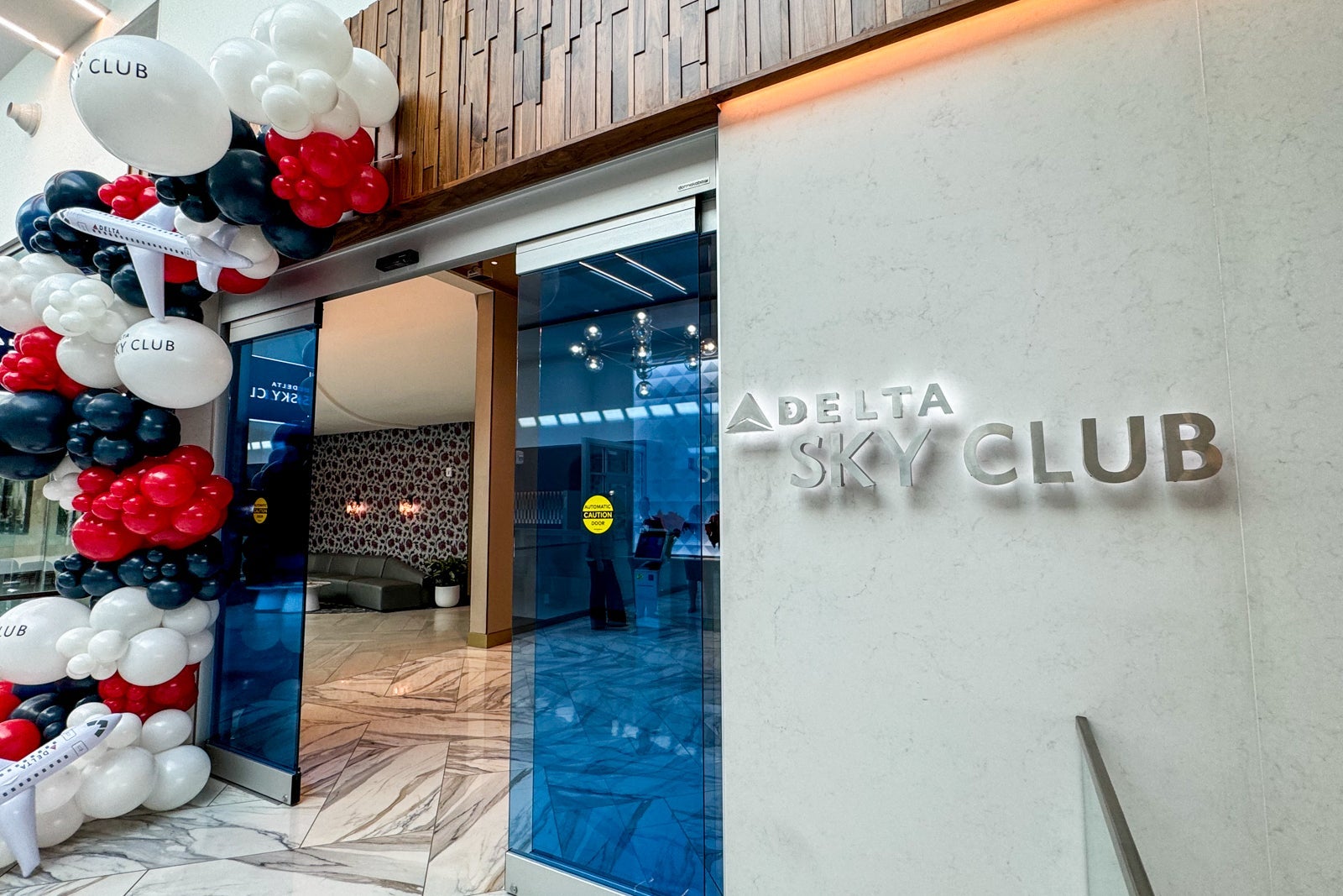 This One Card Still Dominates My Wallet — Here’s Why Delta SkyMiles Reserve Outsmarts Every Competitor