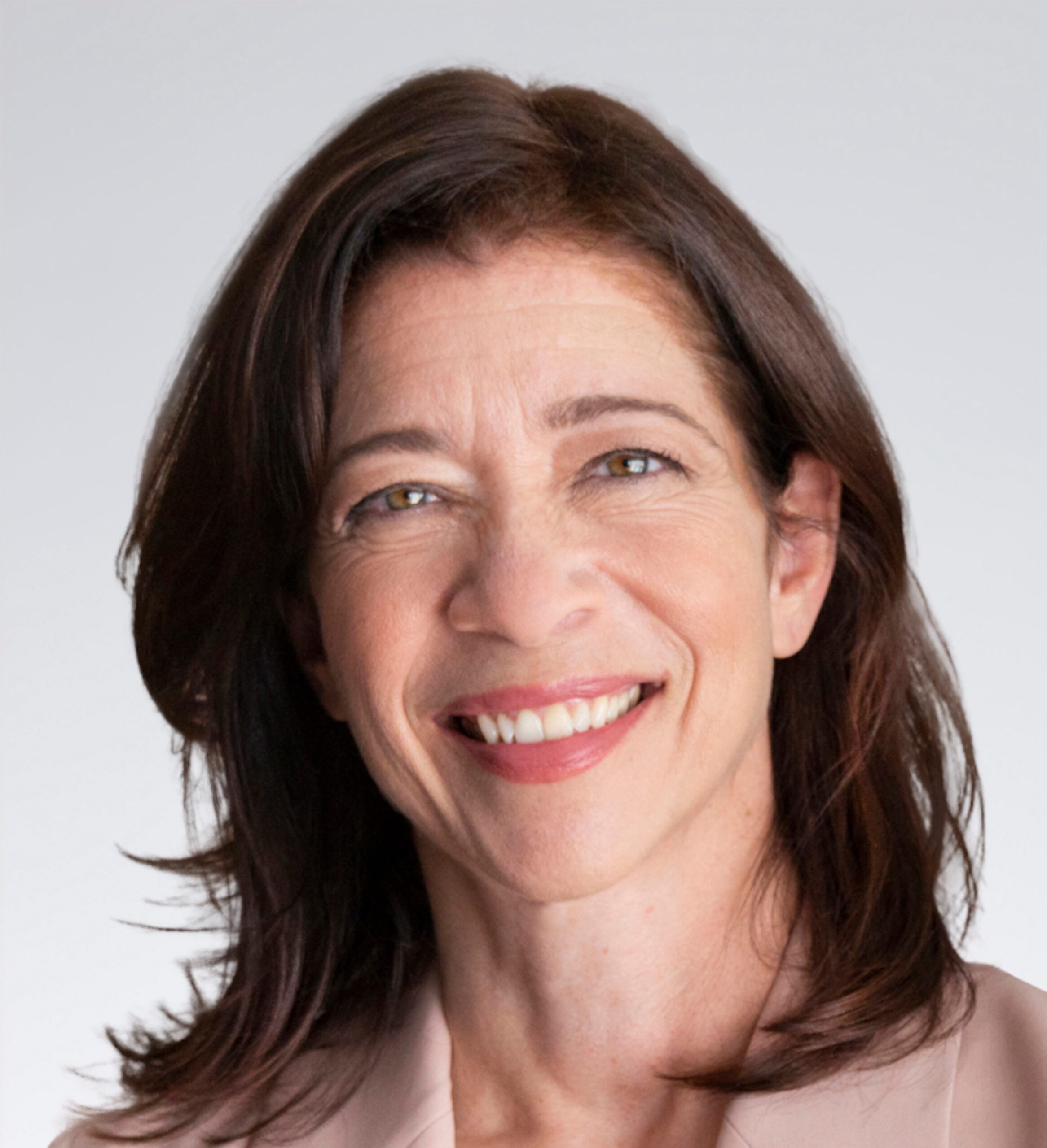 From Underdog to Unstoppable: The Unexpected Quality That Catapulted Her to Lead 10,000—And How It Can Change Your Career Too