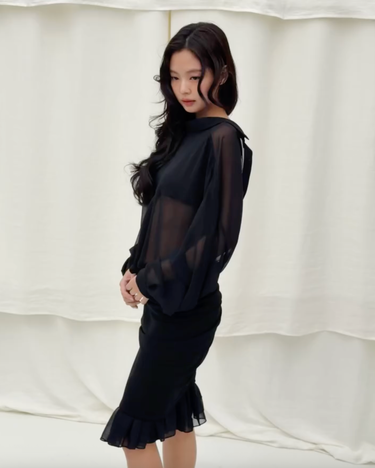 How Jennie’s All-Black Trompe-l’Œil Dress Shatters Every Style Rule You Thought You Knew — Here’s Why It Works Perfectly