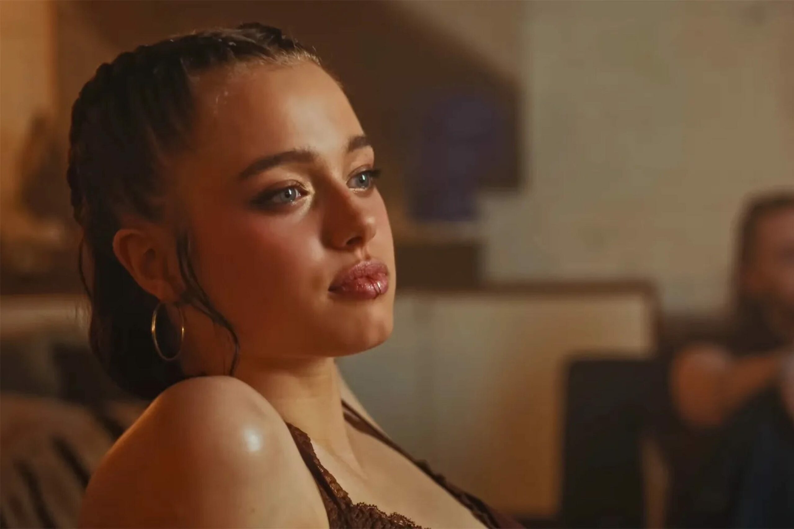 Shiloh Jolie’s Shocking Transformation in Her Music Video Debut Has Fans Questioning – Is She Her Mom Reborn?