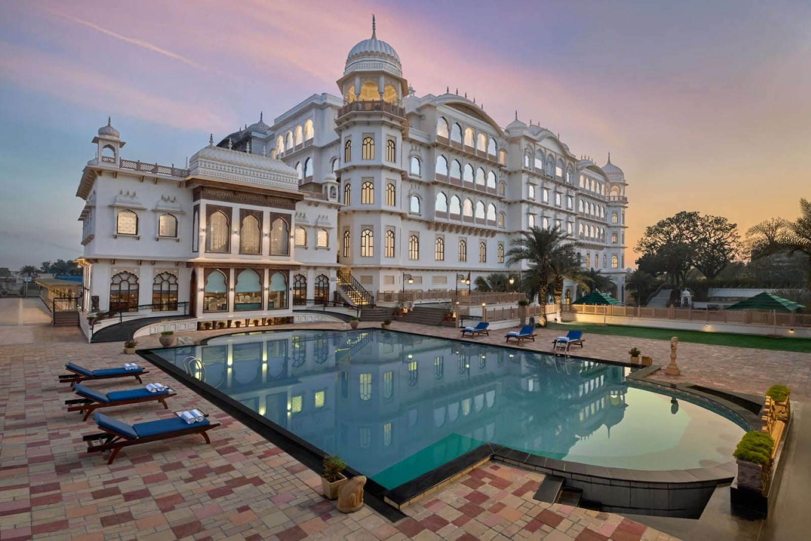 Unlock the Secret: How Marriott Bonvoy Points Can Nab You a Night in an Indian Palace Like Royalty—No Cash Required!
