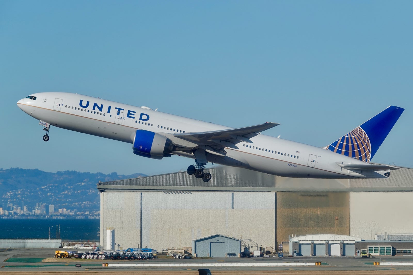 Unlock United Explorer Card’s Hidden Perks: Premium Travel Benefits That Won’t Break Your Wallet