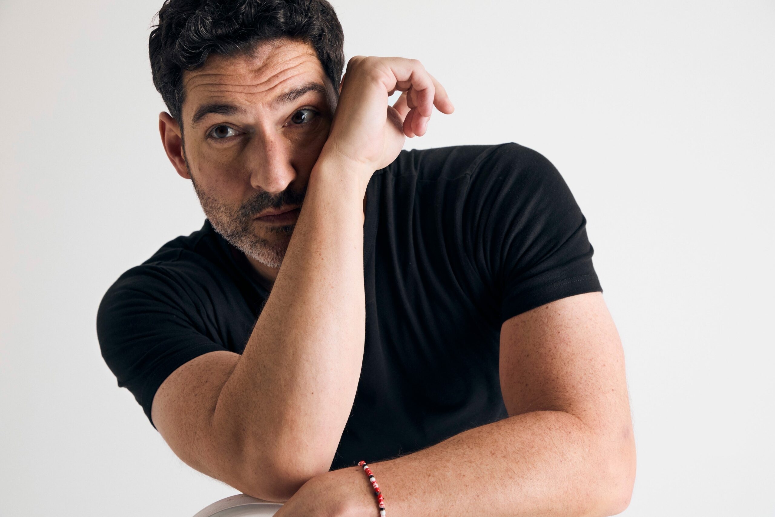 Why Tom Ellis Is Choosing to Stay in the Shadows – The Surprising Move That’s Got Everyone Talking!
