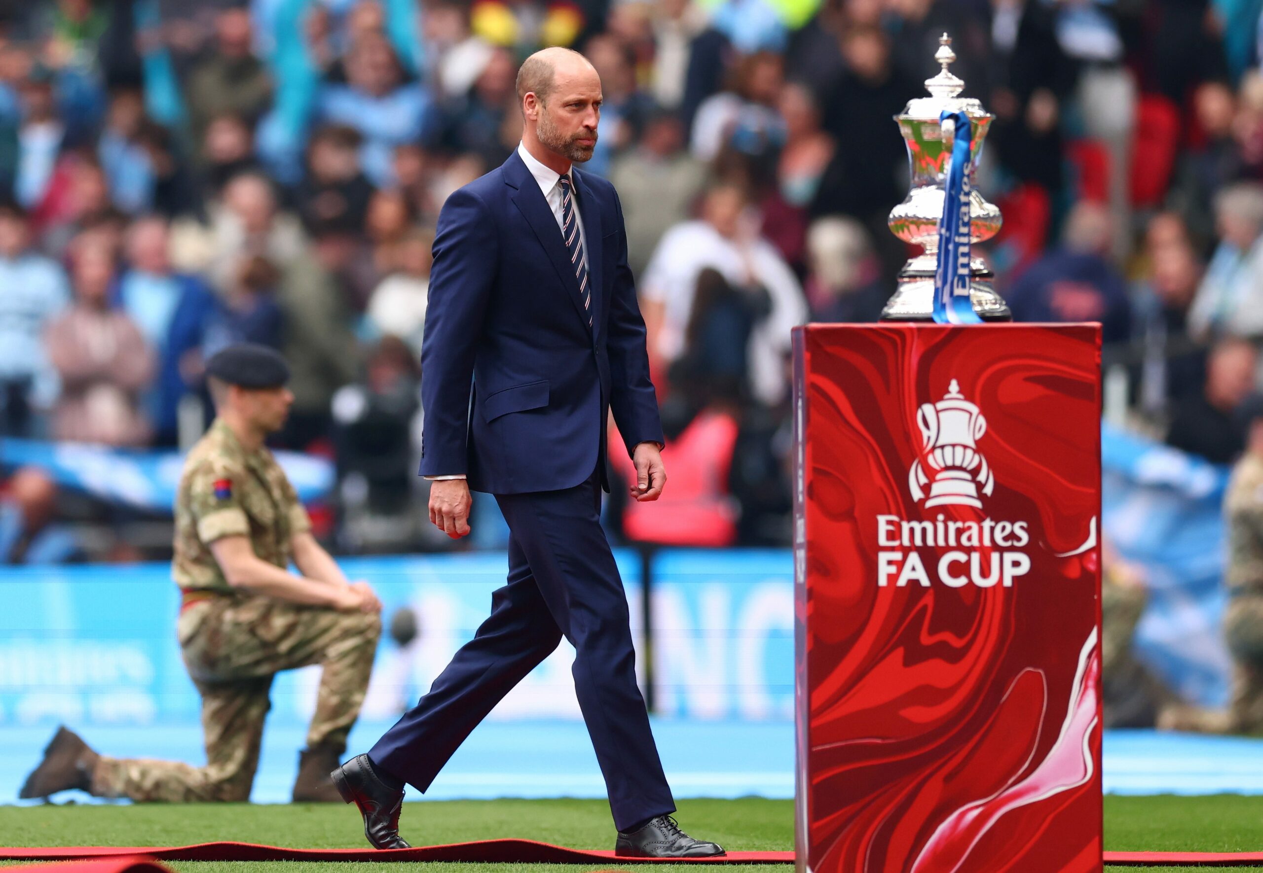 Prince William’s Bold Royal-Blue Suit at the FA Cup Final: What This Sharp Style Move Really Signals About His Future Role