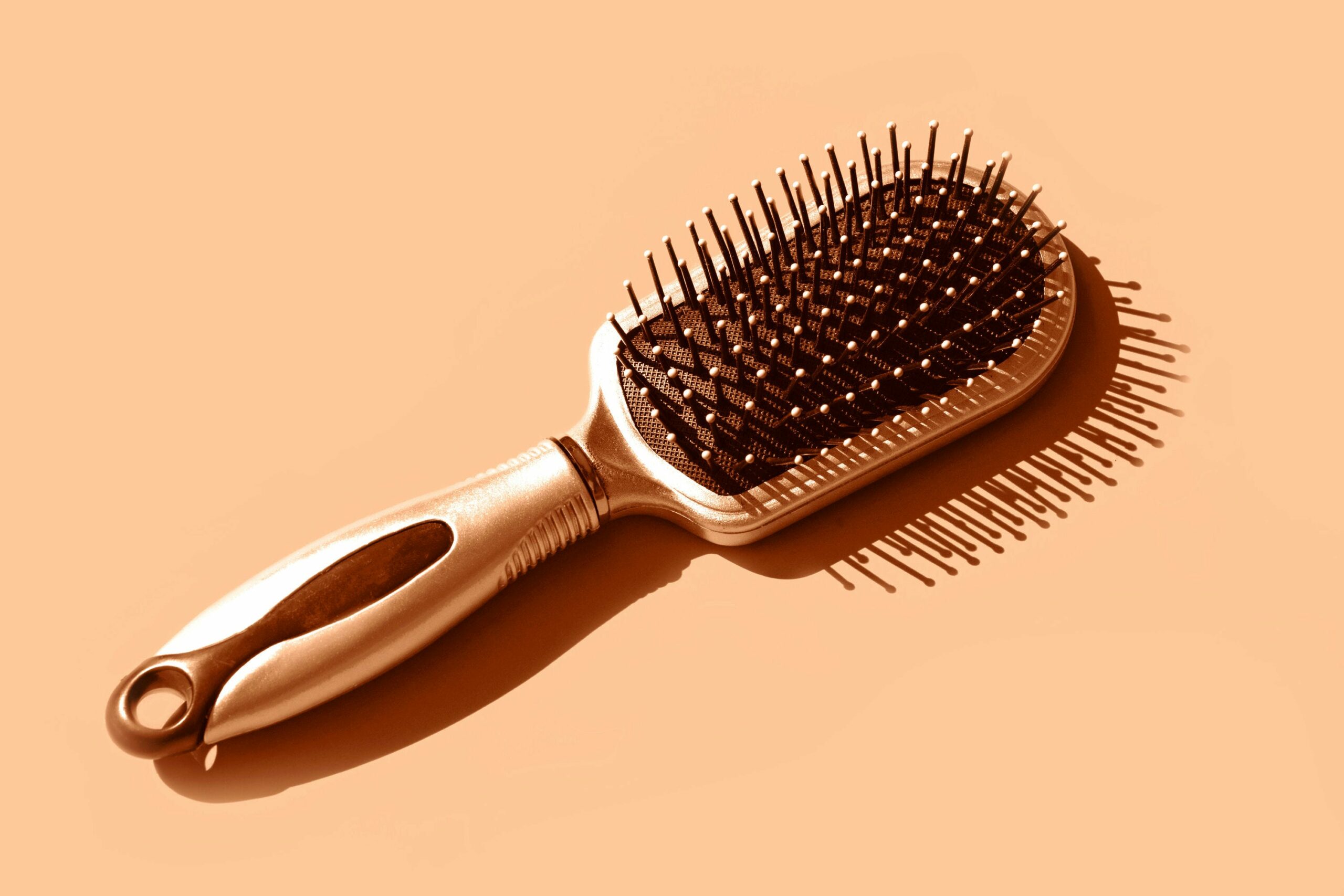 The Shocking Truth About Your Hairbrush That’s Sabotaging Your Hair Health—And How to Fix It Now