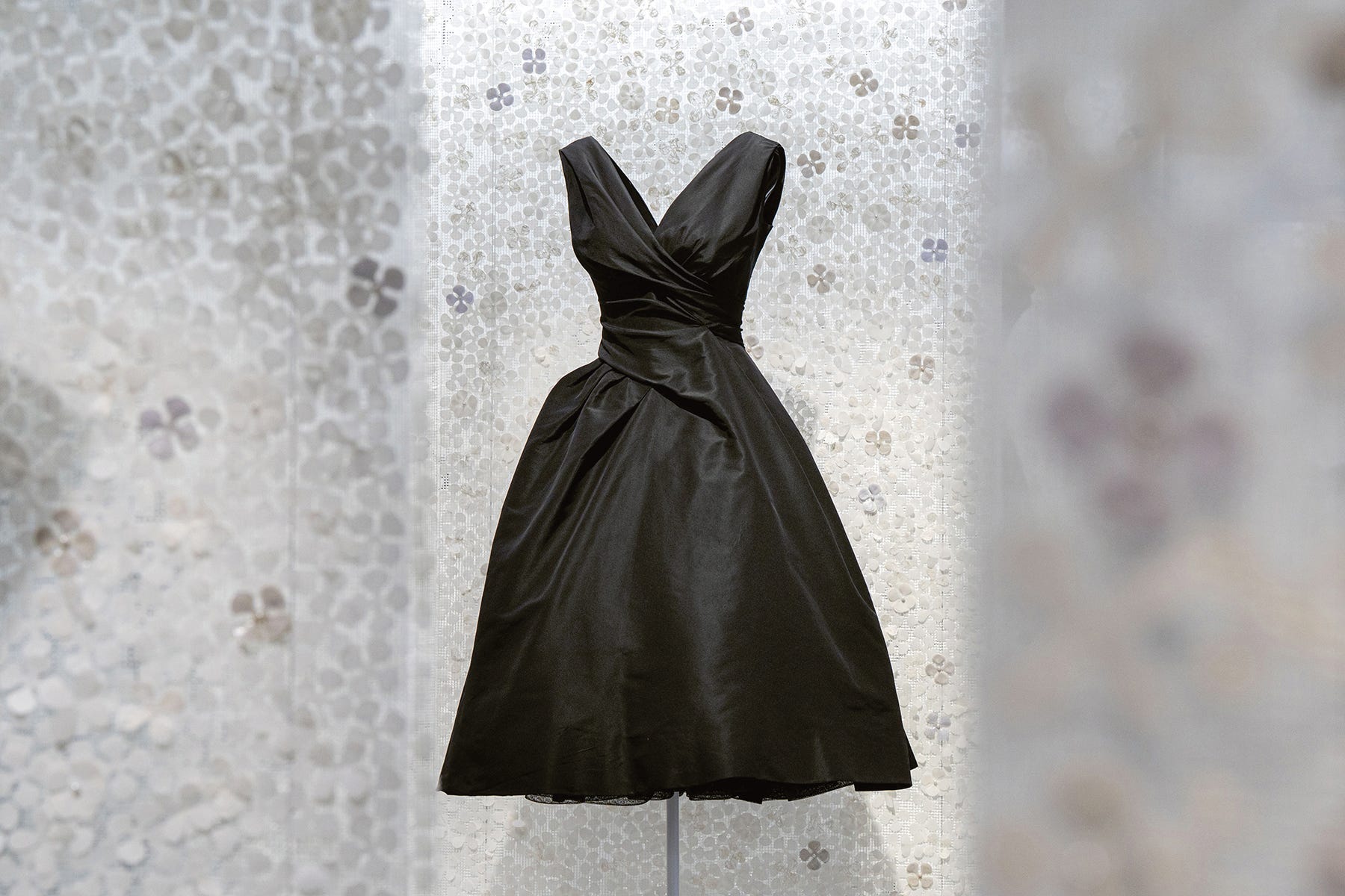 The Untold Power Play Behind Azzedine Alaïa’s Couture Empire That Shattered Fashion Norms Forever
