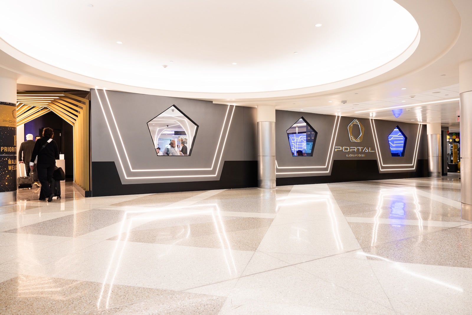 Unlock the Future of Travel Lounges: Why This Robot-Served VIP Spot with Priority Pass Is a Game-Changer You Can’t Miss
