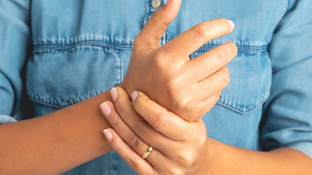 Unlock the Secret: 5 Proven Arthritis Hacks That Slash Joint Pain Without Draining Your Wallet!
