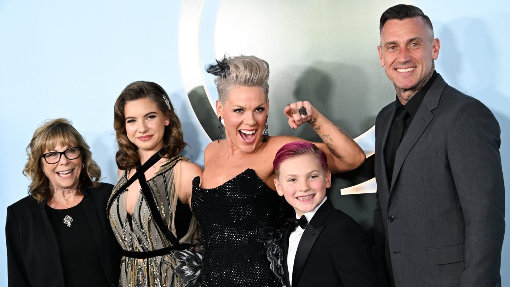 Inside Pink’s Tony Awards Night: How Carey Hart and Their Kids’ Unseen Support Reveals a Powerful Family Bond
