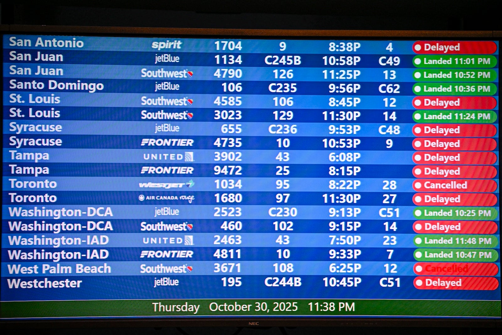 Missed Your Flight? Discover the Secret Credit Card Hacks to Turn Delays Into Unexpected Cash Back—Here’s How!