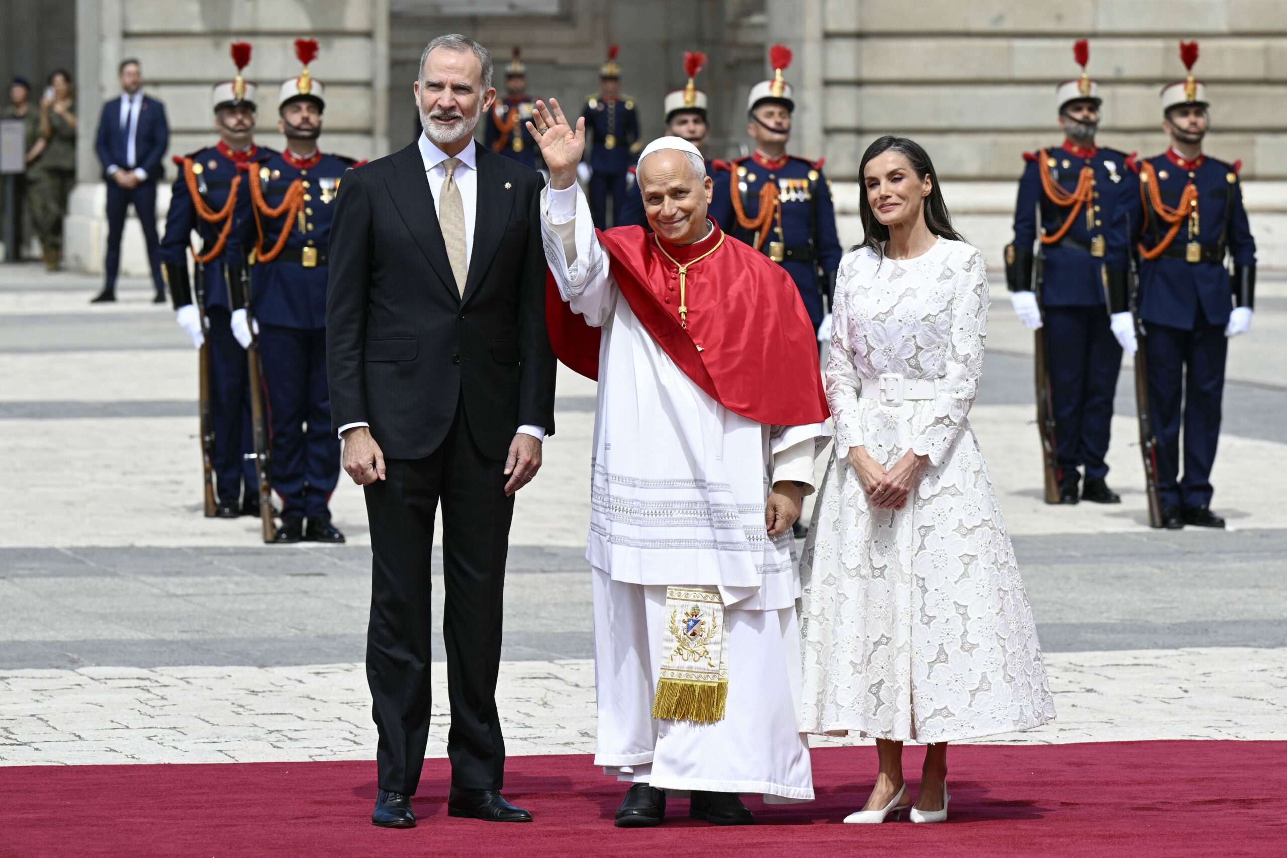 Queen Letizia Stuns in Angelic Lace as Pope Leo XIV’s Visit Sparks Royal Mystery—You Won’t Believe What Happened Next!