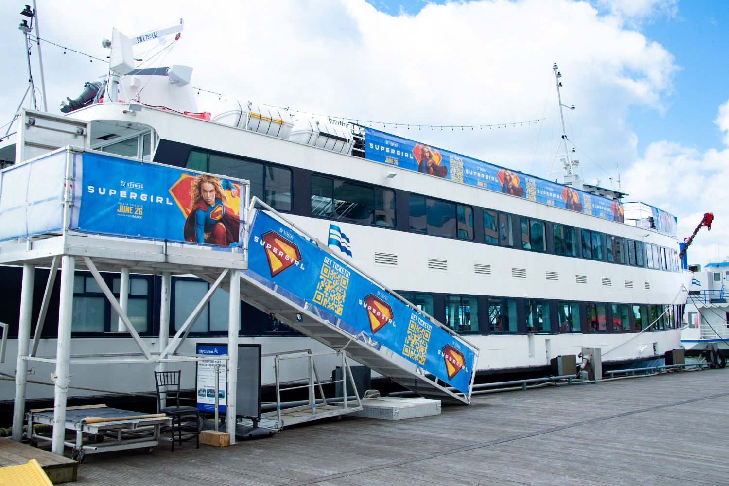 Supergirl and Krypto’s Sky-High Stunt Over Toronto’s Waterfront: What This Epic Flight Means for Fans Before the Big Screen Blast!