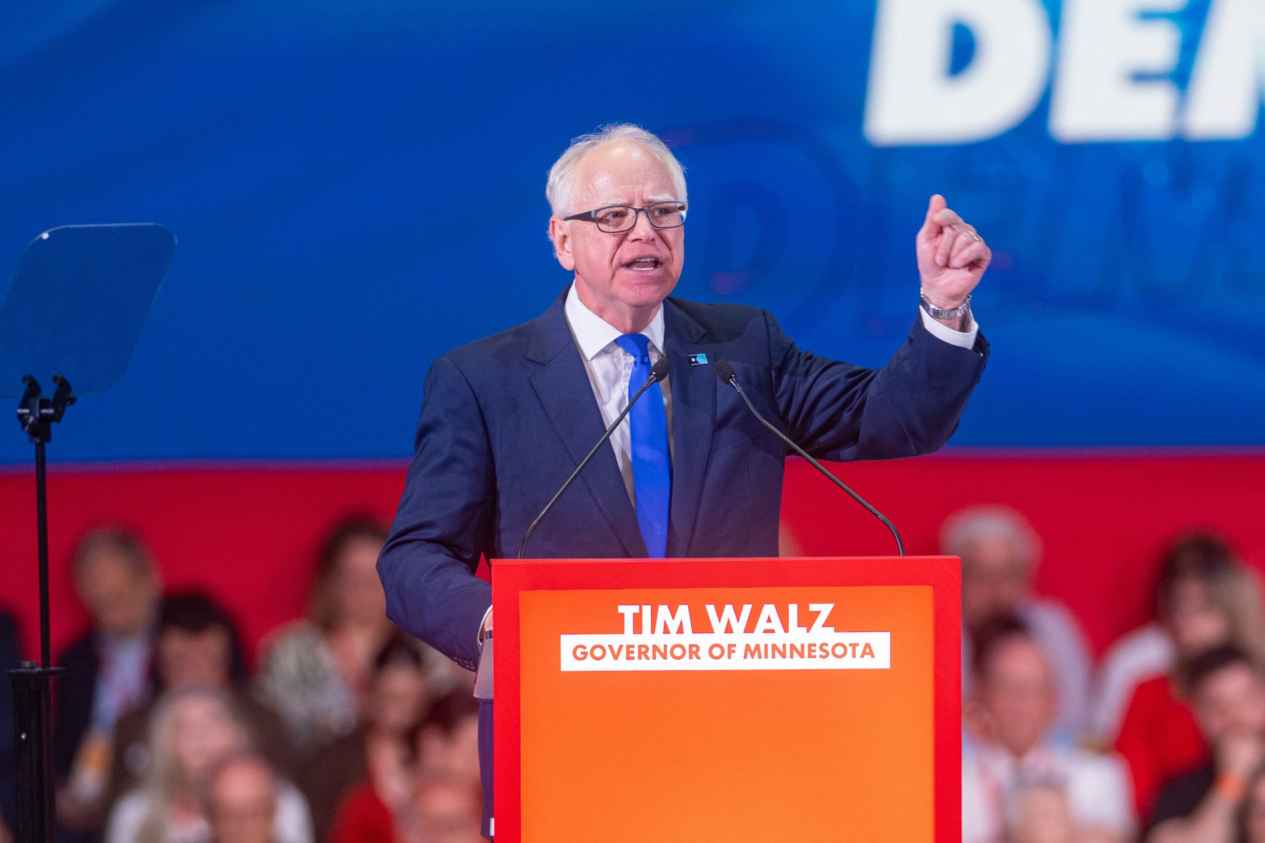 Why Donald Trump’s Feud with Tim Walz Is the Political Wrestle You Didn’t See Coming — And What It Means for Power Play in America!