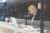 Why Most Entrepreneurs Are Quitting Blogging in 2026—And How You Can Cash In While They’re Out