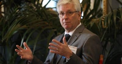 Fed Governor Waller’s Subtle Move Could Quietly Reshape Crypto’s Future — Here’s What You’re Missing