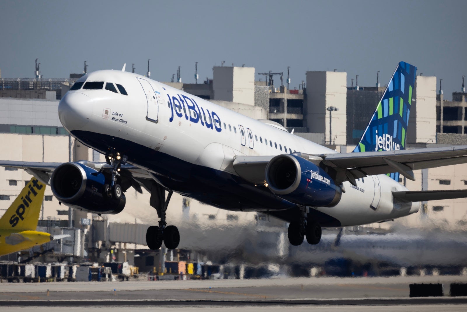 LaGuardia’s Shiny New Terminal: Why Is JetBlue Suddenly Ready to Walk Away?
