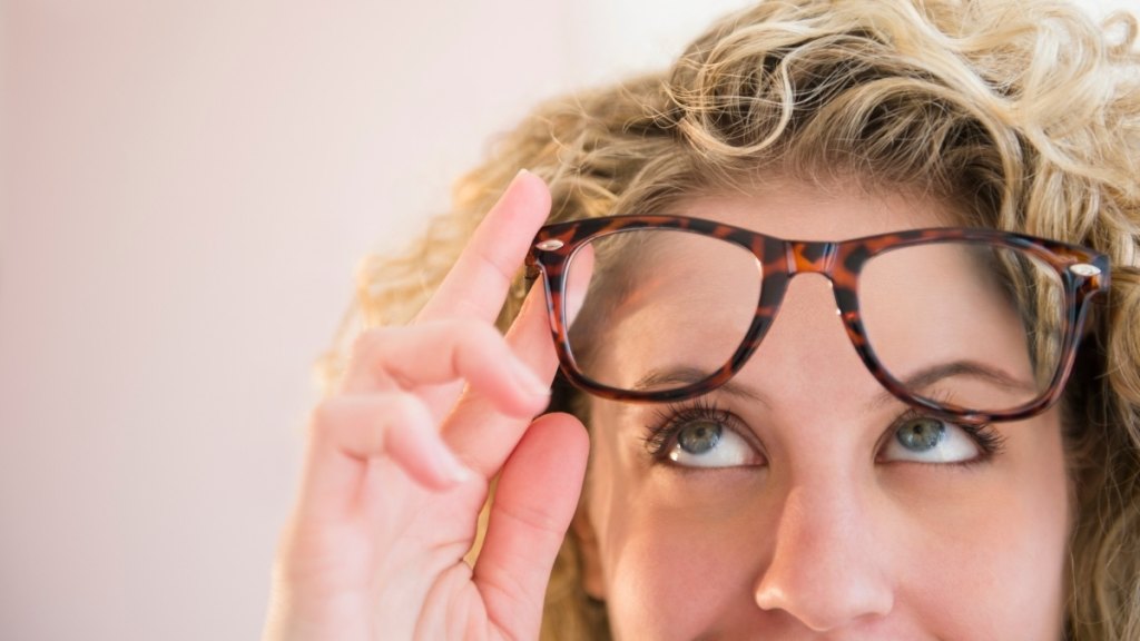 Say Goodbye to Eye Floaters: Discover 6 Quick Hacks to Instantly Clear Your Vision Like a Pro
