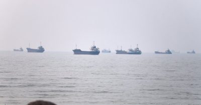 Strait of Hormuz on Edge: Iran’s Bold Strike on Cargo Ship Sends Shockwaves Through Global Trade and Defies US Ultimatum—What Investors Must Know Now