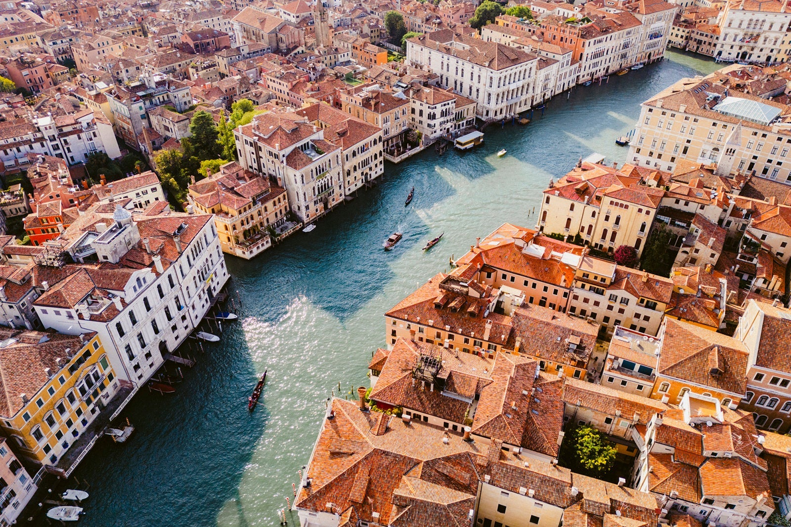 Unlock Luxury: Fly Delta One Lie-Flat to 10 European Gems This Summer for Just 115,000 SkyMiles + $5.60!