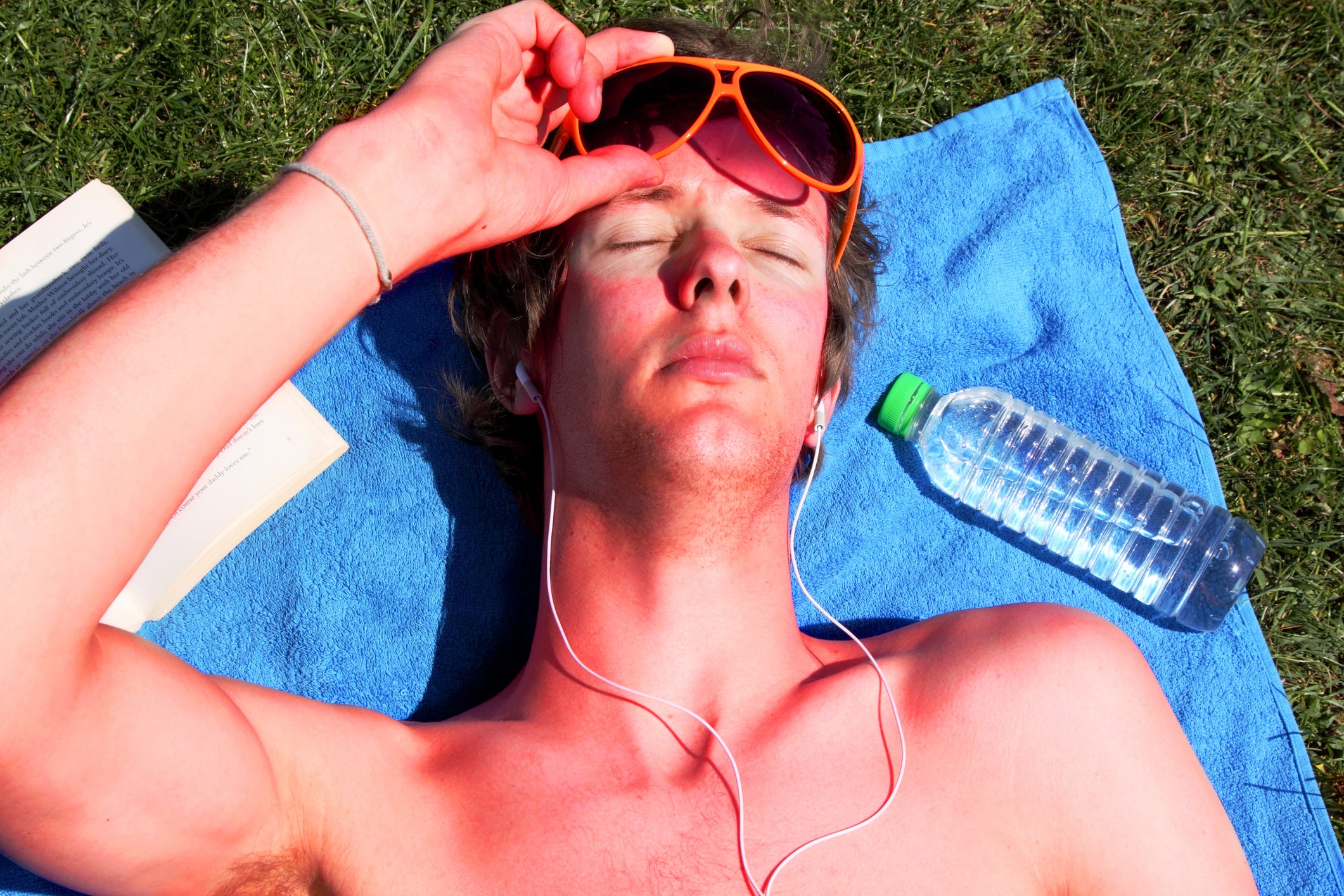 Young Men Chasing the Perfect Sunless Tan with Melanotan II Are Unlocking Unexpected—and Risky—Body Transformations